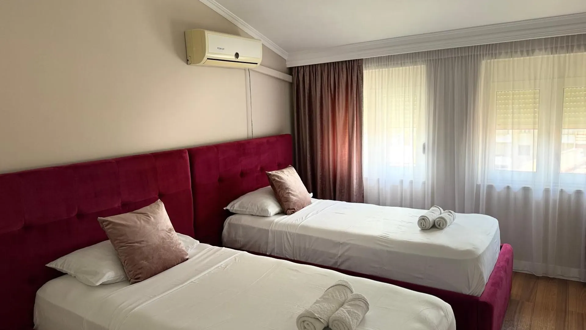 Golden Dublex Tirana Apartment 0*,  Albania
